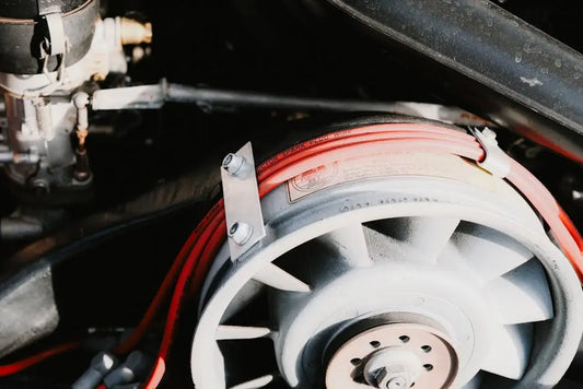 ¿Qué son los conectores de bala y cómo se utilizan en aplicaciones automotrices?